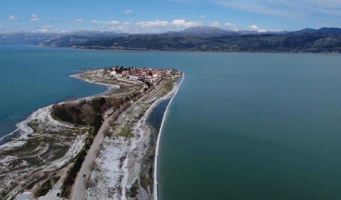 Eğirdir Gölü'nde kendiliğinden oluştu: Turistler hayran kaldı