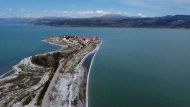 Eğirdir Gölü'nde kendiliğinden oluştu: Turistler hayran kaldı