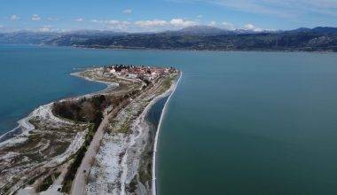 Eğirdir Gölü'nde kendiliğinden oluştu: Turistler hayran kaldı