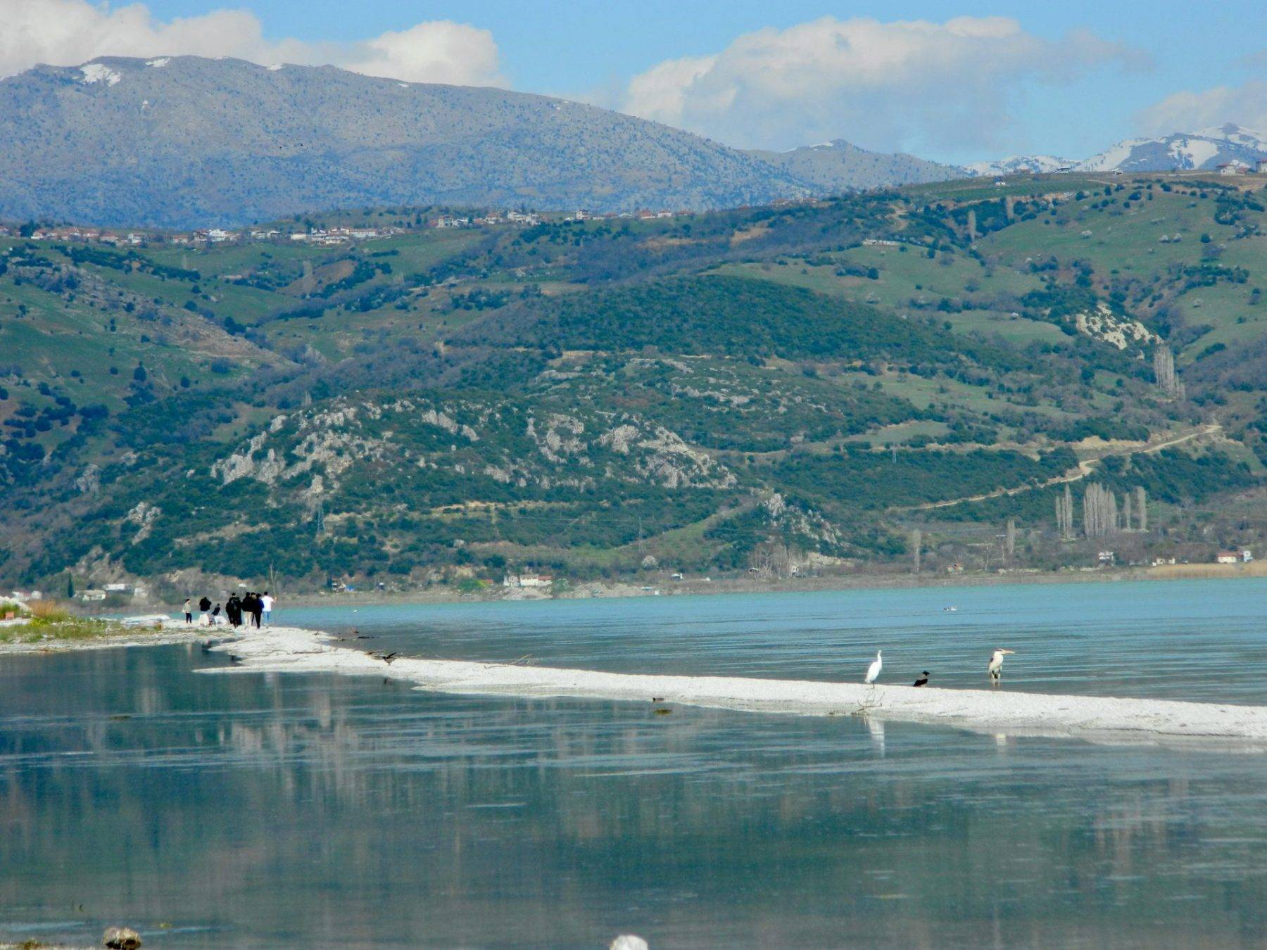 Eğirdir Gölü'nde kendiliğinden oluştu: Turistler hayran kaldı