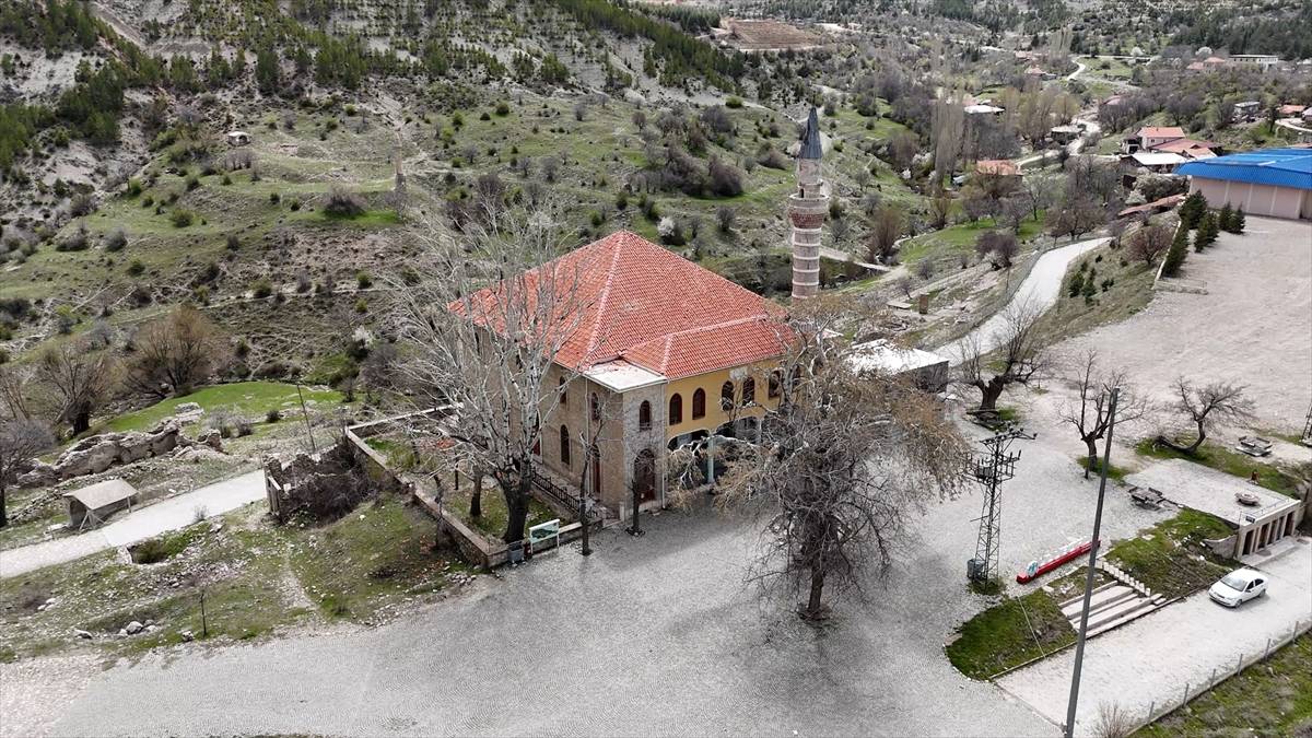 Isparta'nın 8 asırlık Selçuklu mirası: Alaaddin Camisi