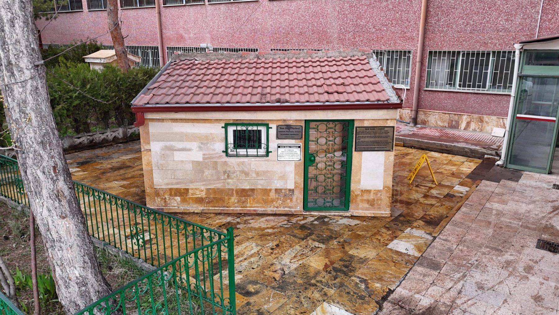 Hastane bahçesinde türbe! Sivas'ın ilginç rivayetli Bun Baba Türbesi