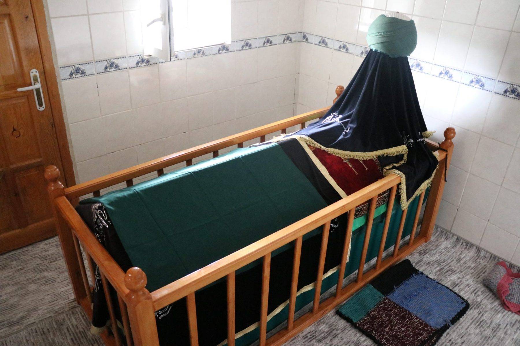 Hastane bahçesinde türbe! Sivas'ın ilginç rivayetli Bun Baba Türbesi