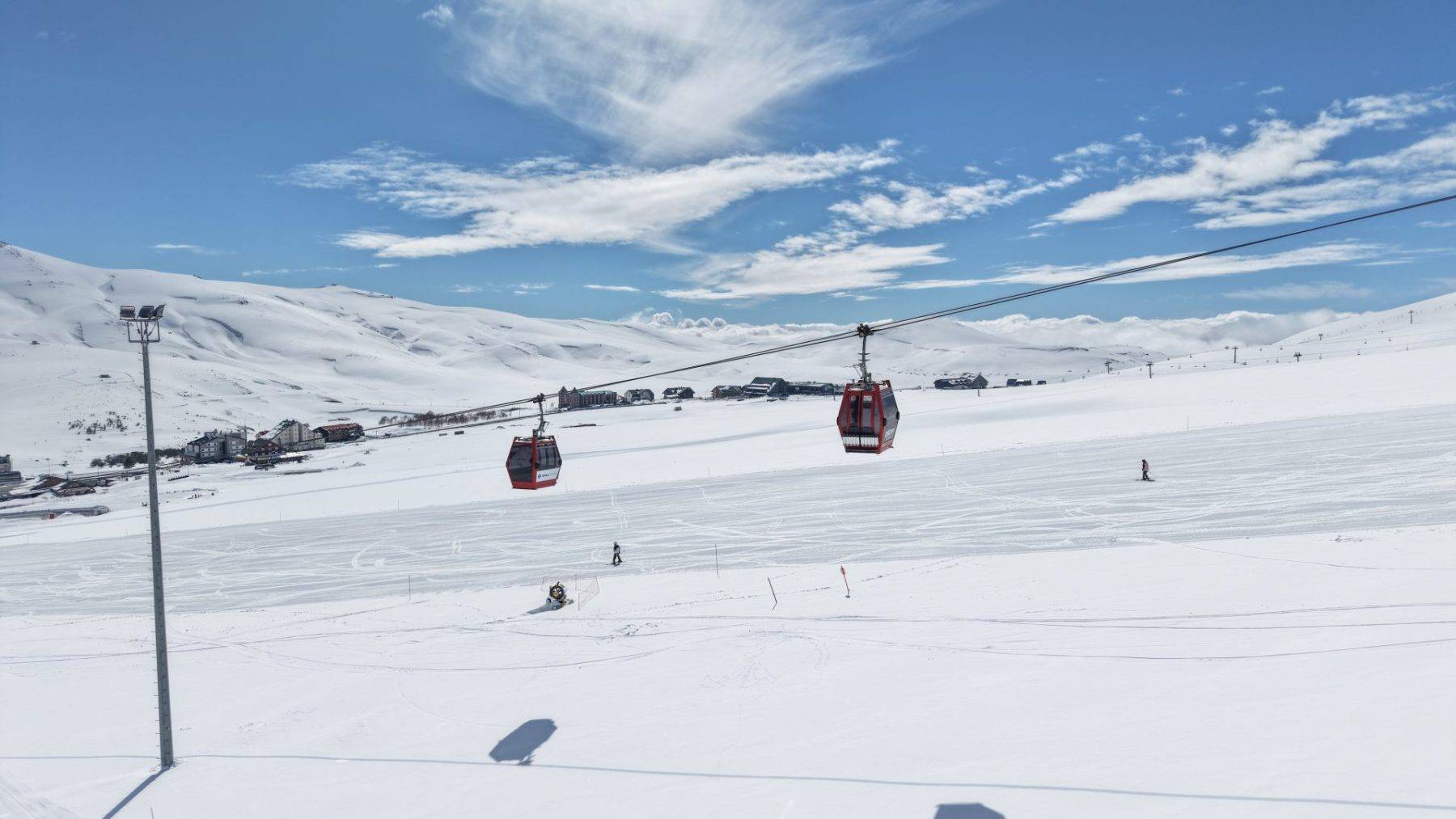 Erciyes Kayak Merkezi'nde sezon nisan ayında da devam ediyor
