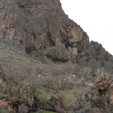 Sümela değil Alicin! Kayalıklar arasına gizlenmiş tarih: Alicin Manastırı