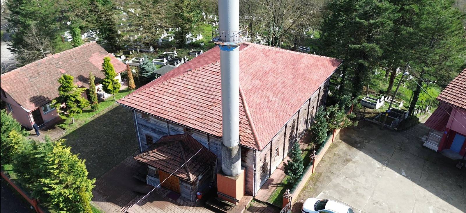 200 yıllık çivisiz cami yerli ve yabancı turistlerin ilgisini çekiyor