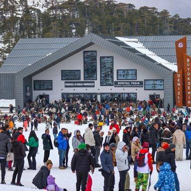 Denizli Kayak Merkezi sezonu noktaladı: Bu yıl da yüzbinlerin tercihi oldu
