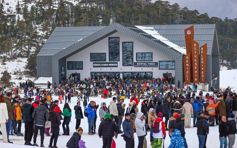 Denizli Kayak Merkezi sezonu noktaladı: Bu yıl da yüzbinlerin tercihi oldu