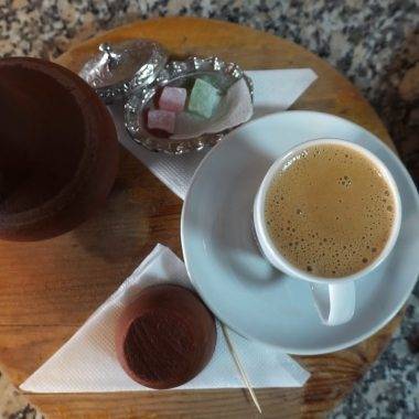 Şifa dolu Çörekotu Kahvesi, yarım asırlık geçmişiyle dikkat çekiyor
