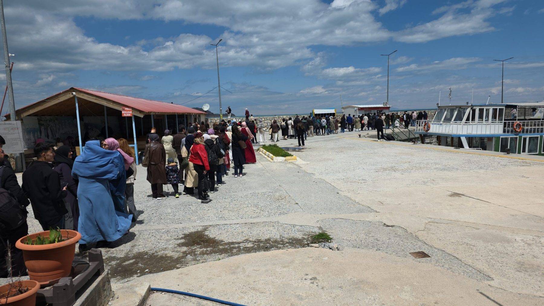 Önceden gelmediklerine pişman oldular: Akdamar Adası'na yoğun ilgi