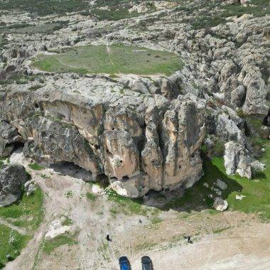 Kayaların içine oyulan medeniyet: Frig Vadisi’nde turizm sezonu açıldı