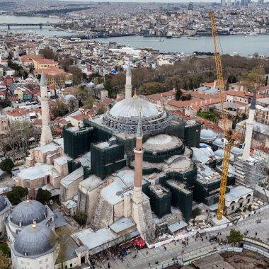 En kapsamlı restorasyonda yeni adım: Ayasofya'nın kubbesi kapatılıyor