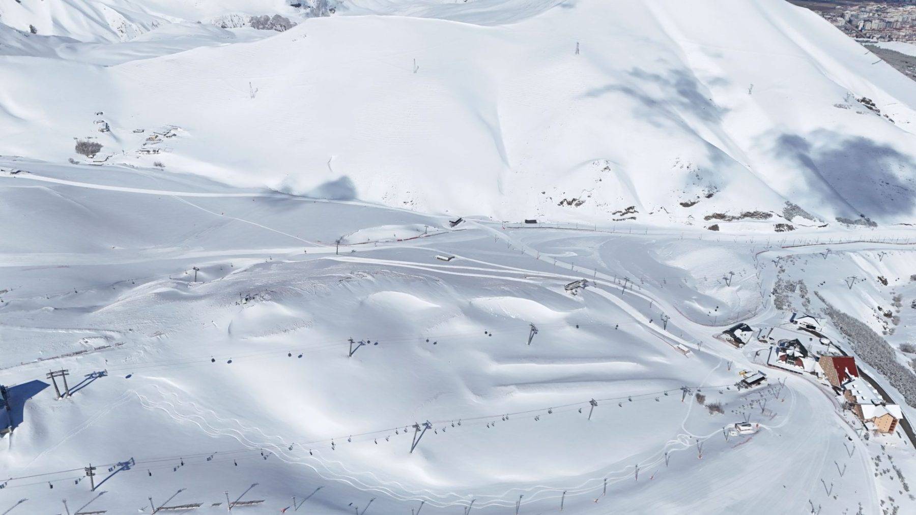Palandöken'de Nisan sonunda kar masalı: Bahar kayağı devam ediyor