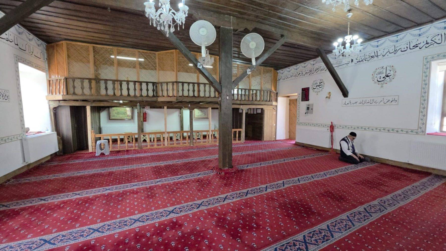 Cami duvarına gizlenmiş halde bulunmuştu: 300 parçalık sır perdesi aralanıyor