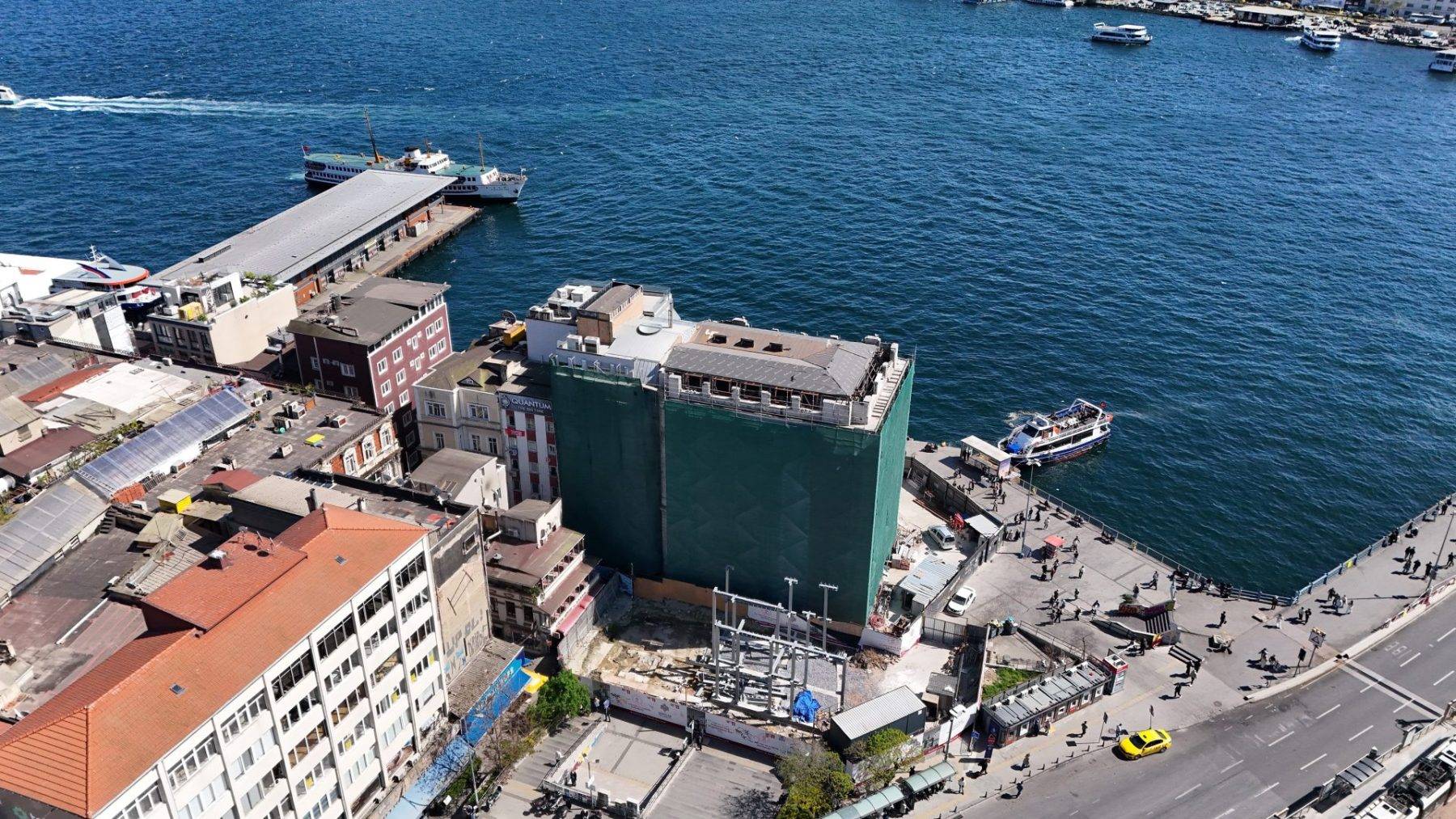 Parçaları boğazın altında olan cami, 68 yıl sonra tekrardan inşa ediliyor