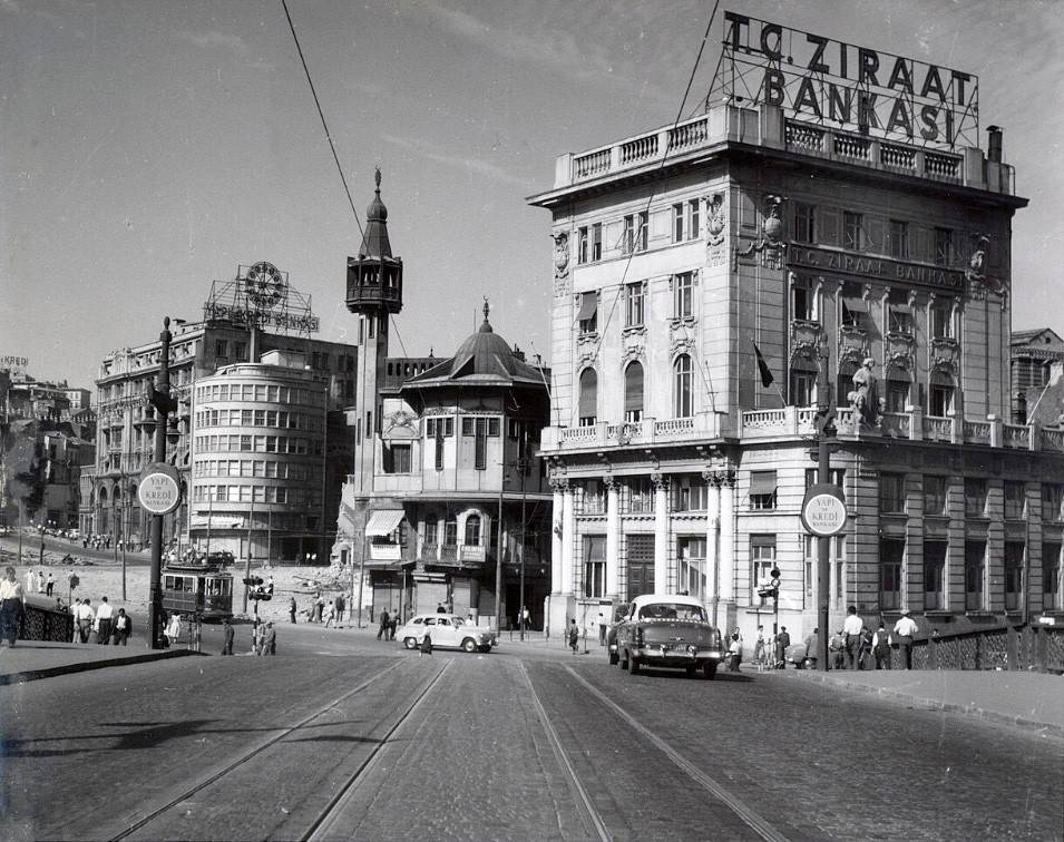 Parçaları boğazın altında olan cami, 68 yıl sonra tekrardan inşa ediliyor