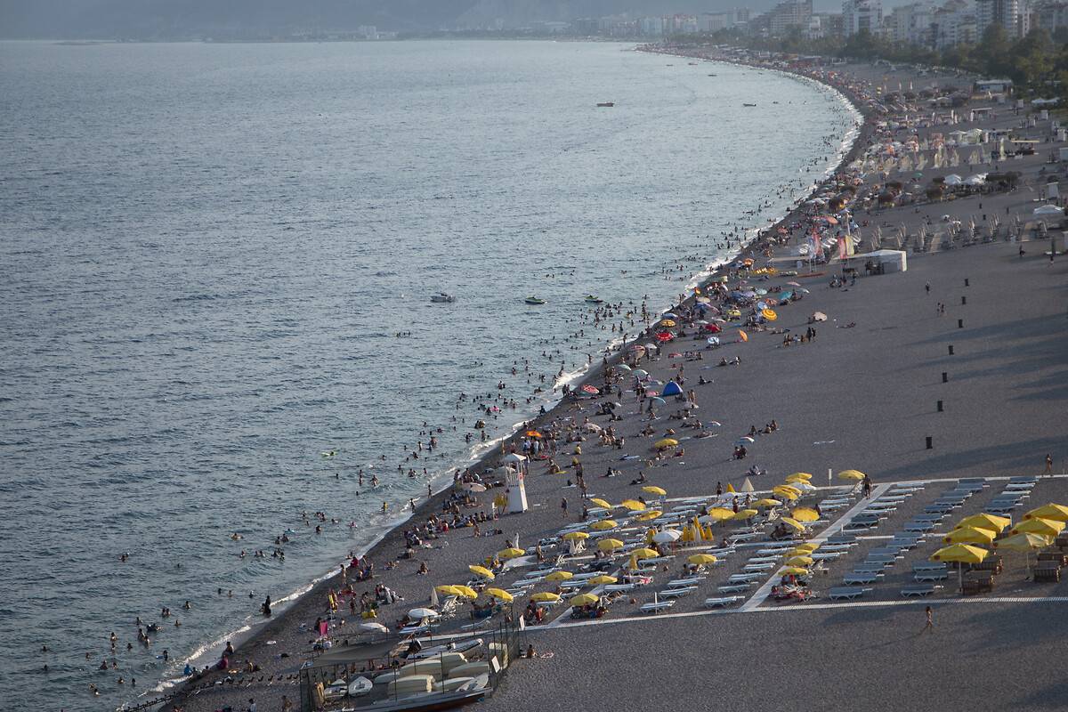 Çifte bayram bereketi: Yerli ve yabancı turist soluğu Antalya'da alacak