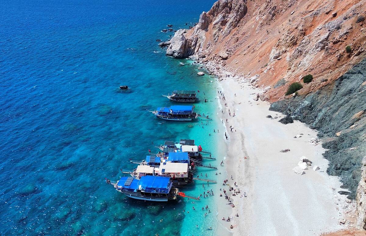 Çifte bayram bereketi: Yerli ve yabancı turist soluğu Antalya'da alacak