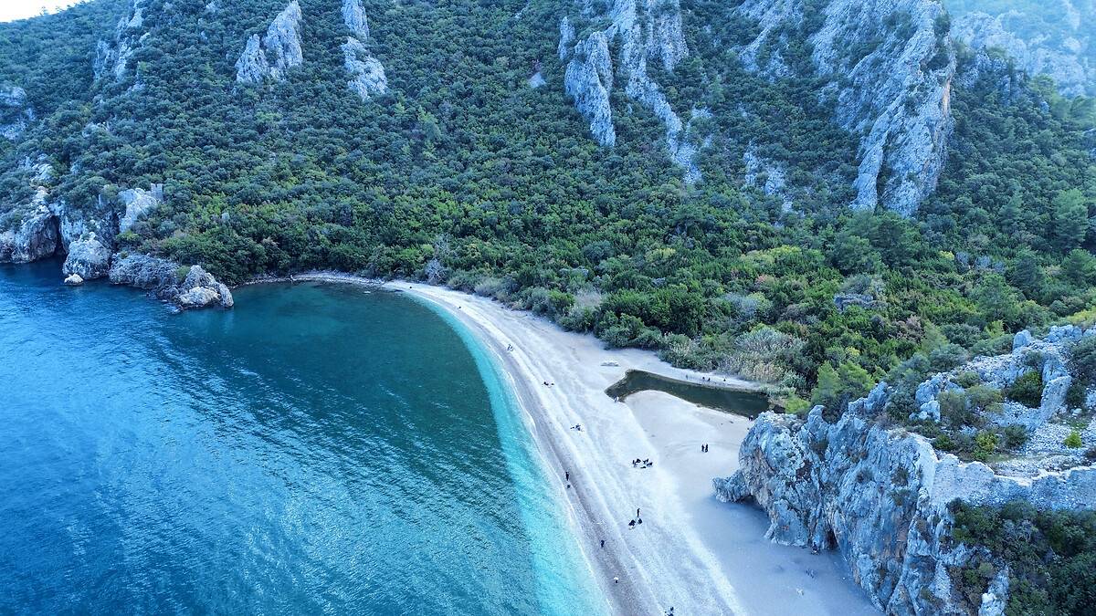 Çifte bayram bereketi: Yerli ve yabancı turist soluğu Antalya'da alacak