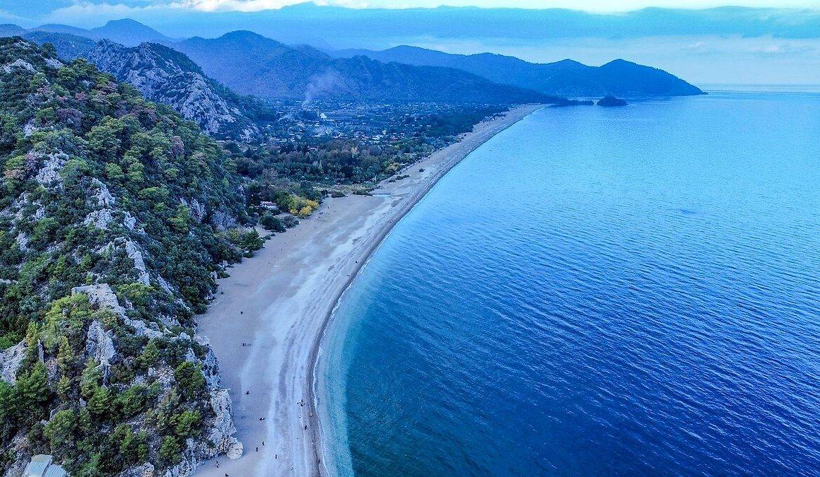 Çifte bayram bereketi: Yerli ve yabancı turist soluğu Antalya'da alacak