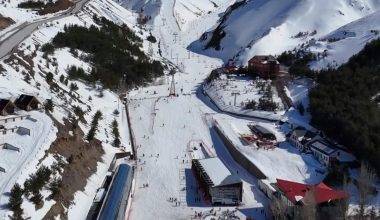 Tişörtle kayak imkanı! Bahar mevsiminde Palandöken pistleri doldu taştı