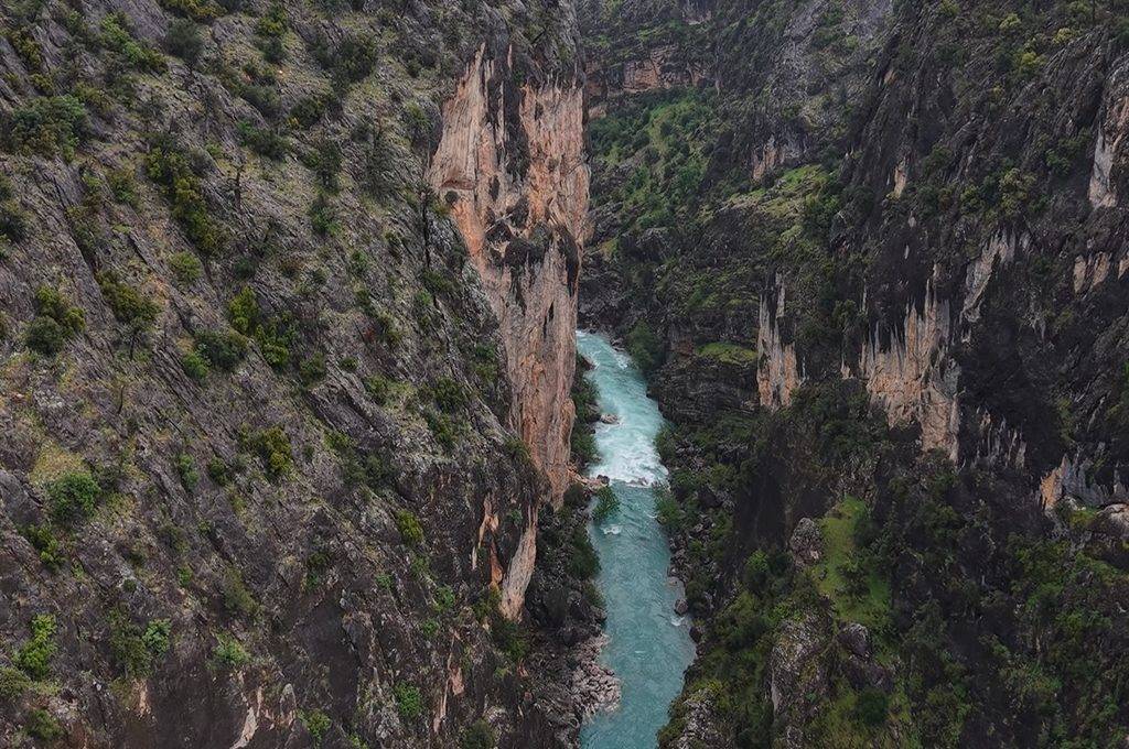 Turkuaz suları ve manzarası herkesin dilinde: Gezende Kanyonu