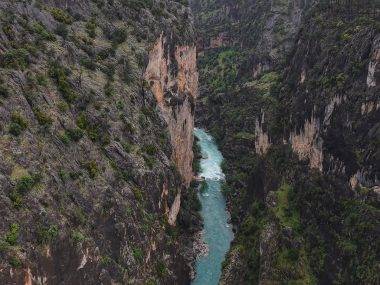 Turkuaz suları ve manzarası herkesin dilinde: Gezende Kanyonu