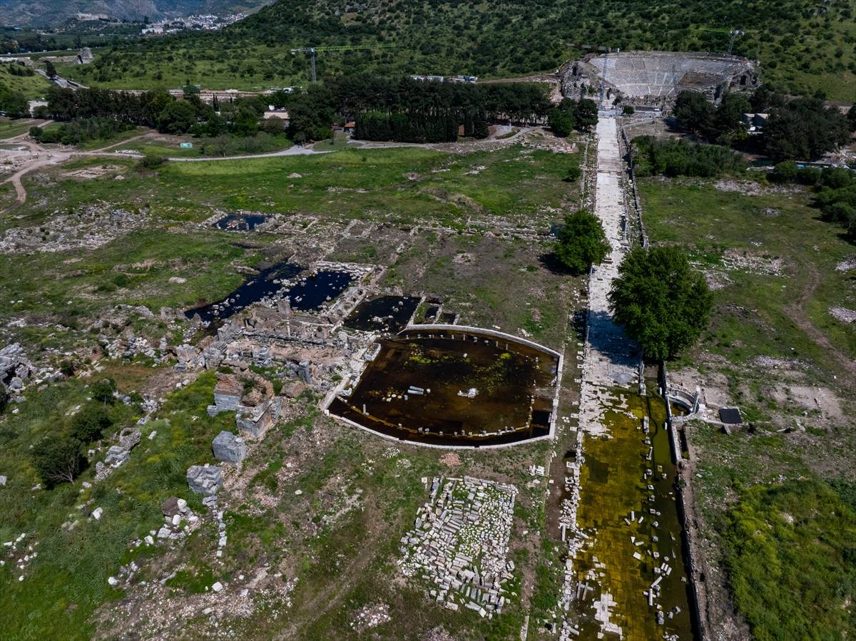 2 bin yıllık eserler, taş hastanesinde ayağa kaldırılıyor