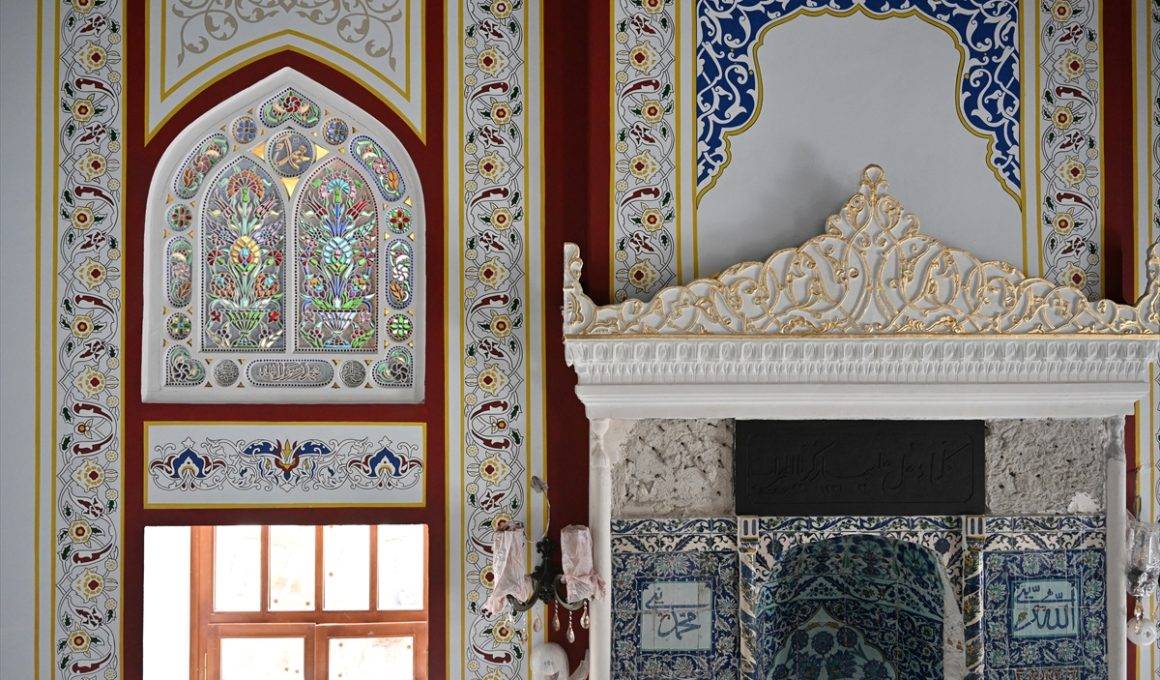 Üsküdar'daki 4 asırlık Kandilli Camii, isim rivayetleriyle dikkat çekiyor