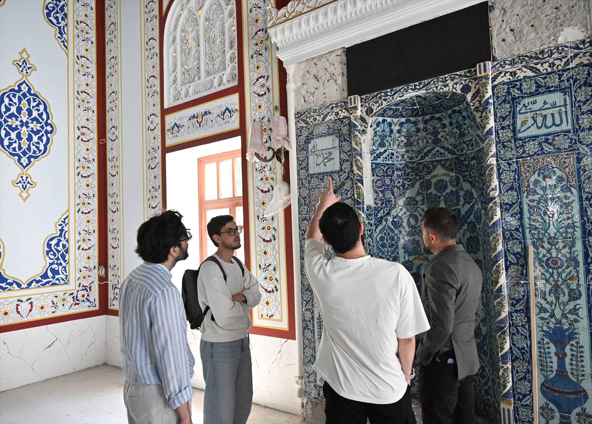Üsküdar'daki 4 asırlık Kandilli Camii, isim rivayetleriyle dikkat çekiyor
