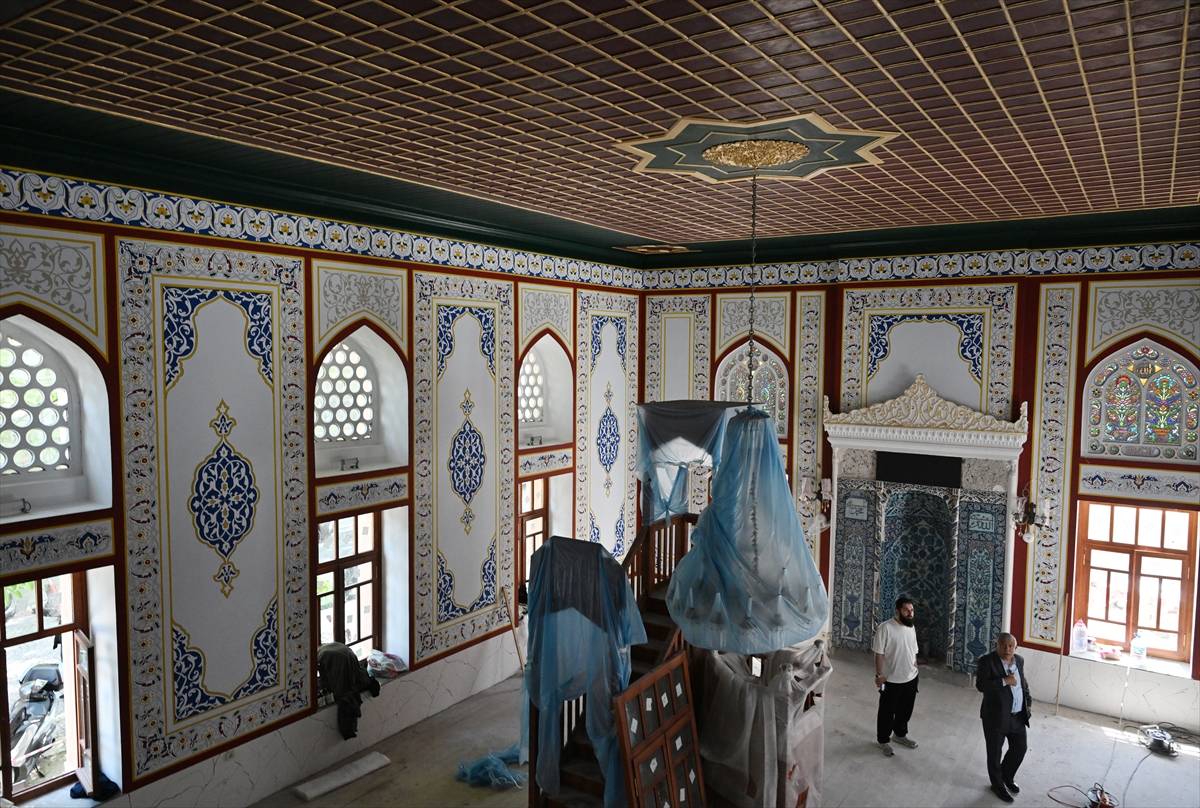 Üsküdar'daki 4 asırlık Kandilli Camii, isim rivayetleriyle dikkat çekiyor