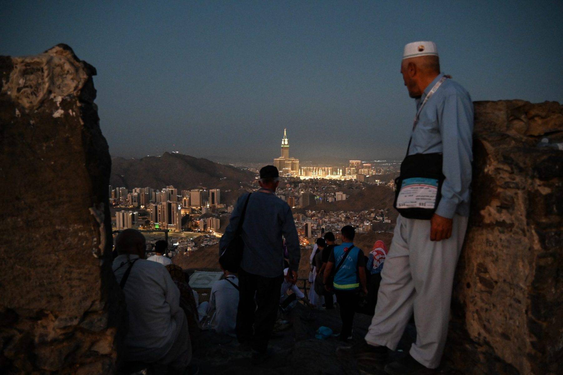 İlk vahyin geldiği yer: Hacı adaylarının Nur Dağı ve Hira Mağarası heyecanı