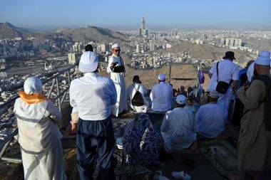 İlk vahyin geldiği yer: Hacı adaylarının Nur Dağı ve Hira Mağarası heyecanı