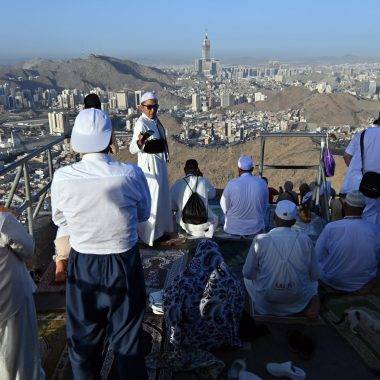 İlk vahyin geldiği yer: Hacı adaylarının Nur Dağı ve Hira Mağarası heyecanı