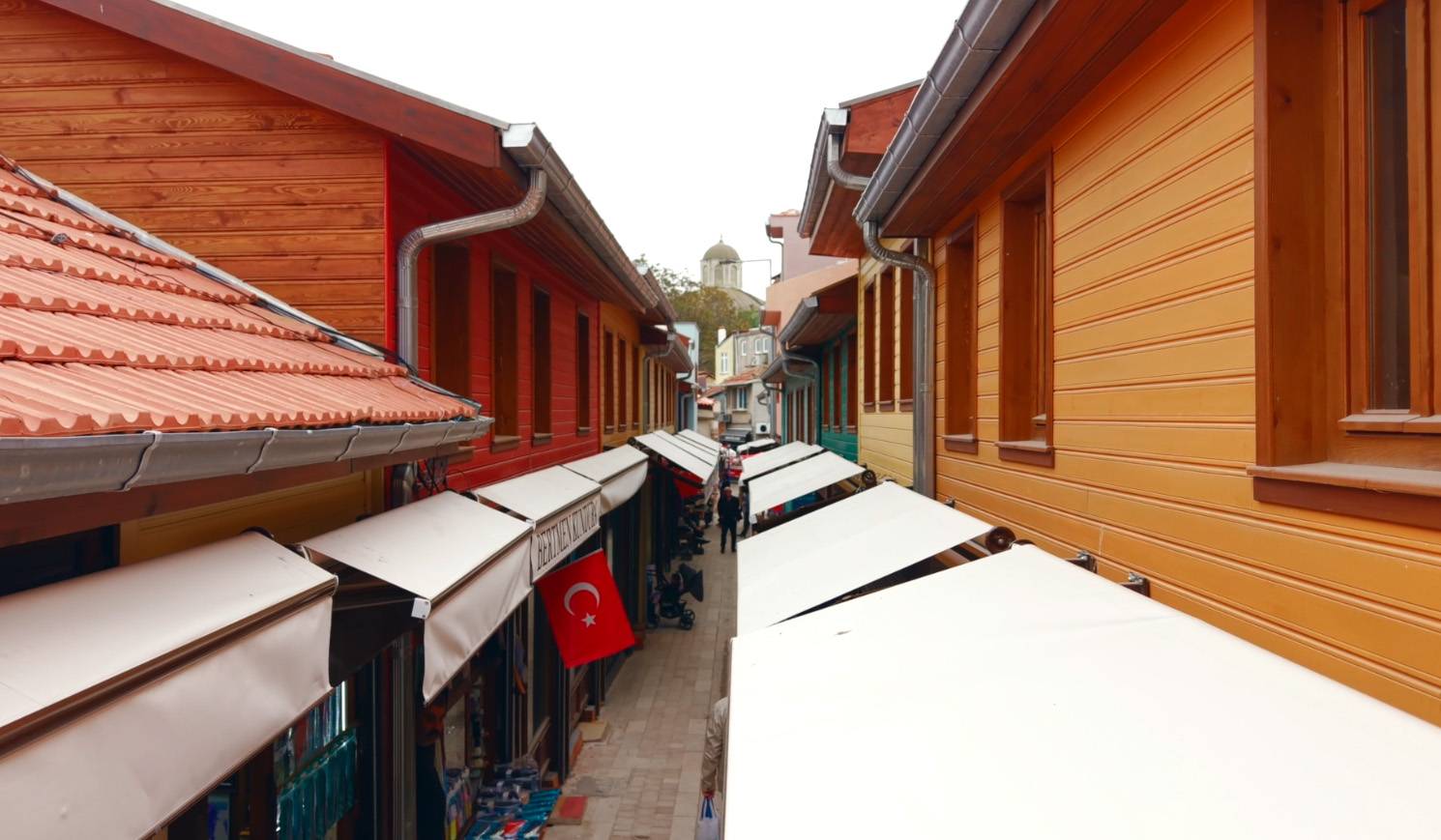 Genişliği sadece 2 metre! Edirne'nin en dar çarşısı restore edildi