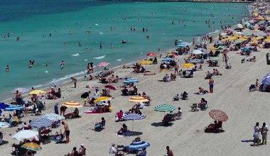 Bayram tatilinde Çeşme'de güzel sezonun ilk sinyalleri geldi