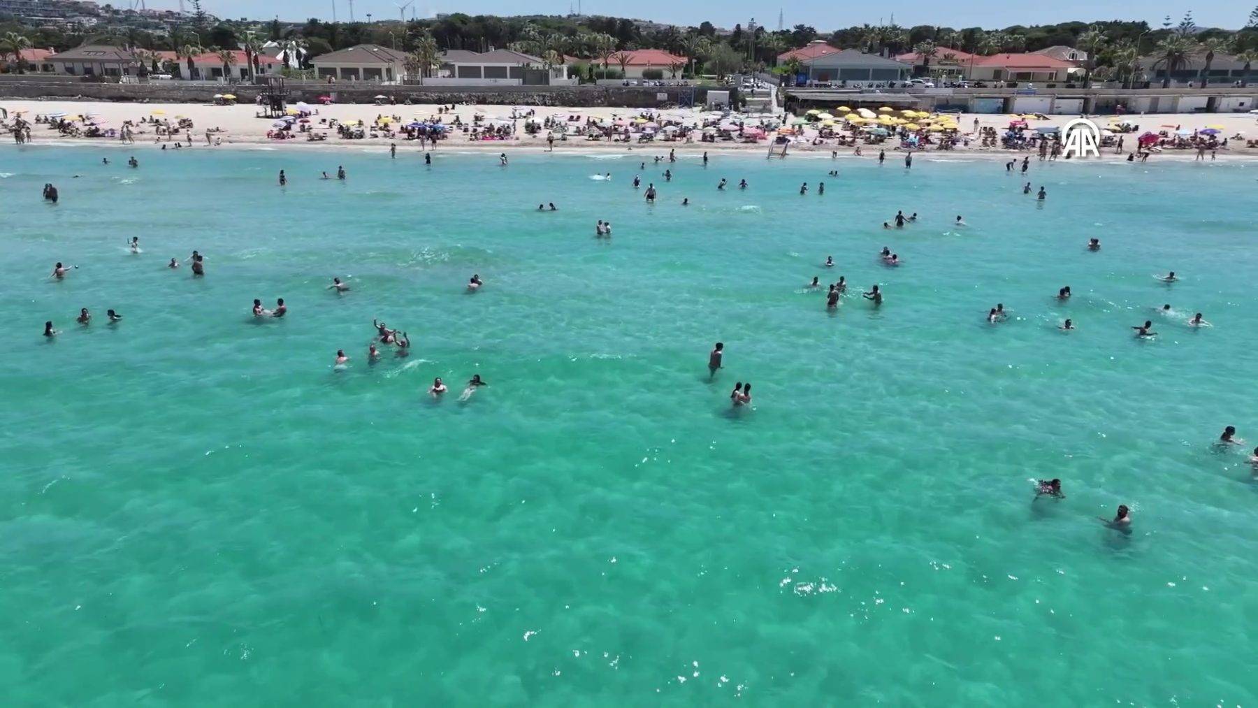 Bayram tatilinde Çeşme'de güzel sezonun ilk sinyalleri geldi