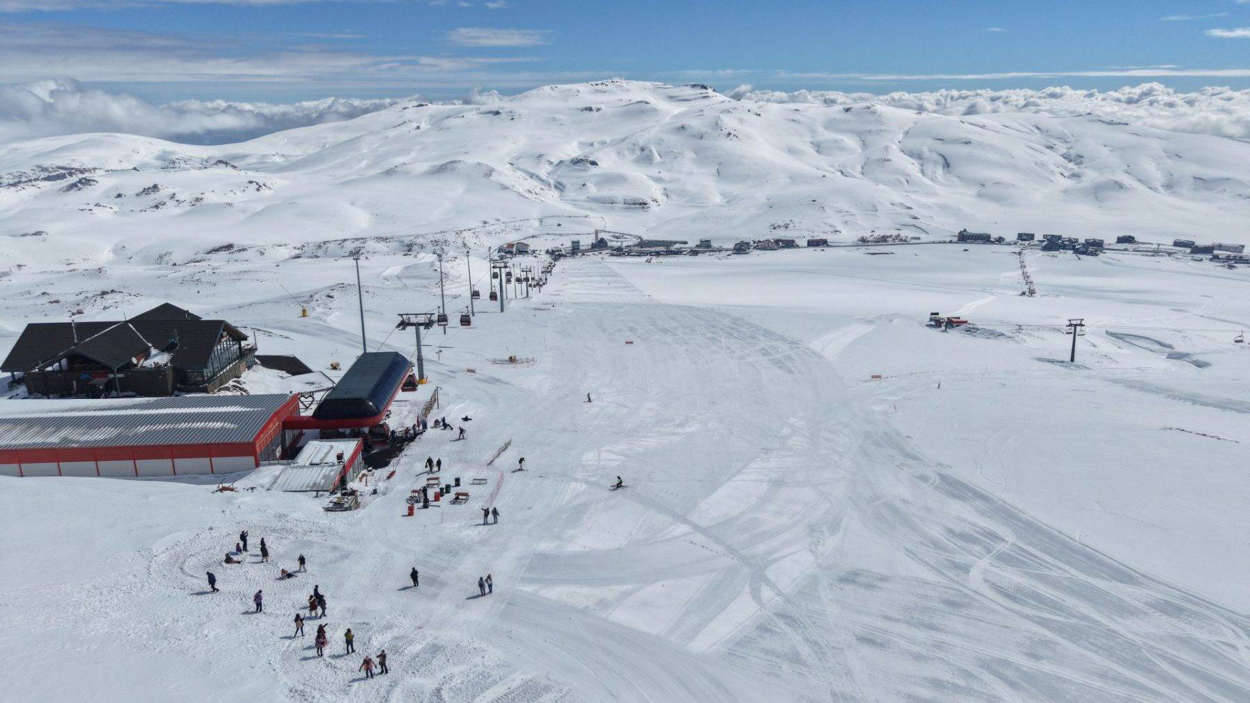 Kayak keyfi devam ediyor: Erciyes’te hem ziyaretçi hem de sezon uzunluğu rekoru!