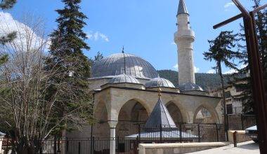 Sakarya'da ilginç mimarisiyle dikkat çekiyor: 508 yıllık Yunus Paşa Camii