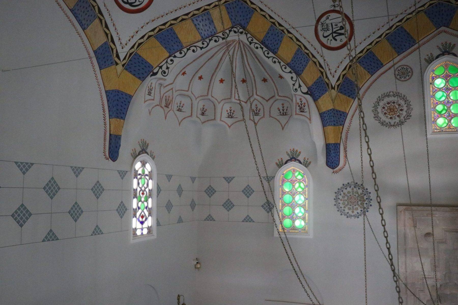 Sakarya'da ilginç mimarisiyle dikkat çekiyor: 508 yıllık Yunus Paşa Camii