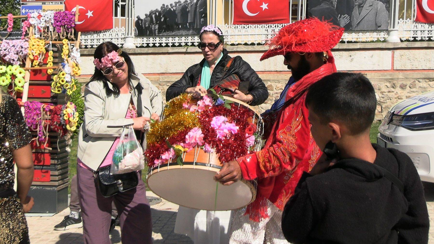 Edirne'de Kakava Şenlikleri heyecanı: Selimiye Meydanı 9/8'likler ile şenlendi