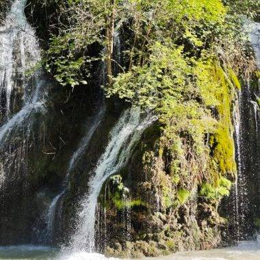 Kaleyi andıran kayaların gölgesindeki saklı cennet: Zore Kanyonu ve Şelalesi