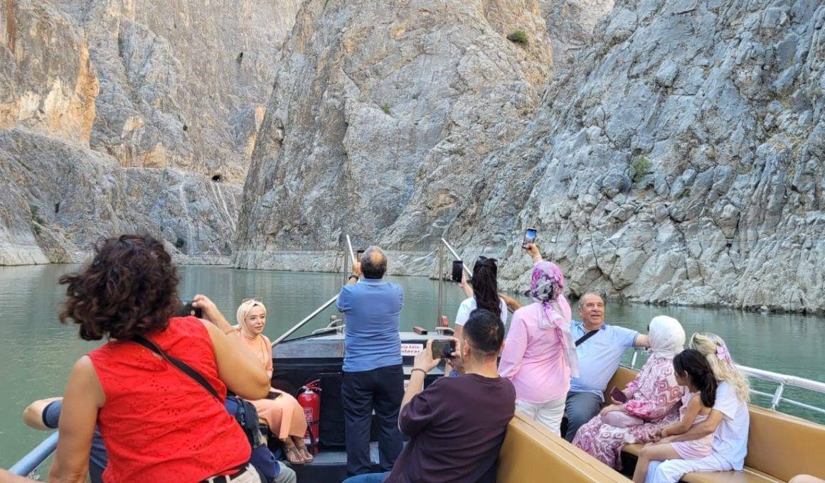 Doğanın sert ve mest eden yüzü: Karanlık Kanyon