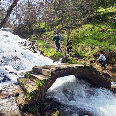 Beyaz köpüklü sularıyla mest ediyor! Beyazsu Şelalesi kar sularıyla coştu