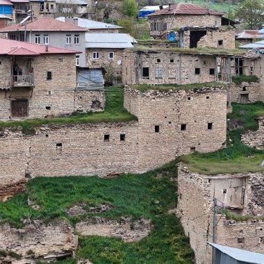 Köyün altından çıktı, üstünde ev oldu! Sivas'ın keşfedilmeyi bekleyen köyü