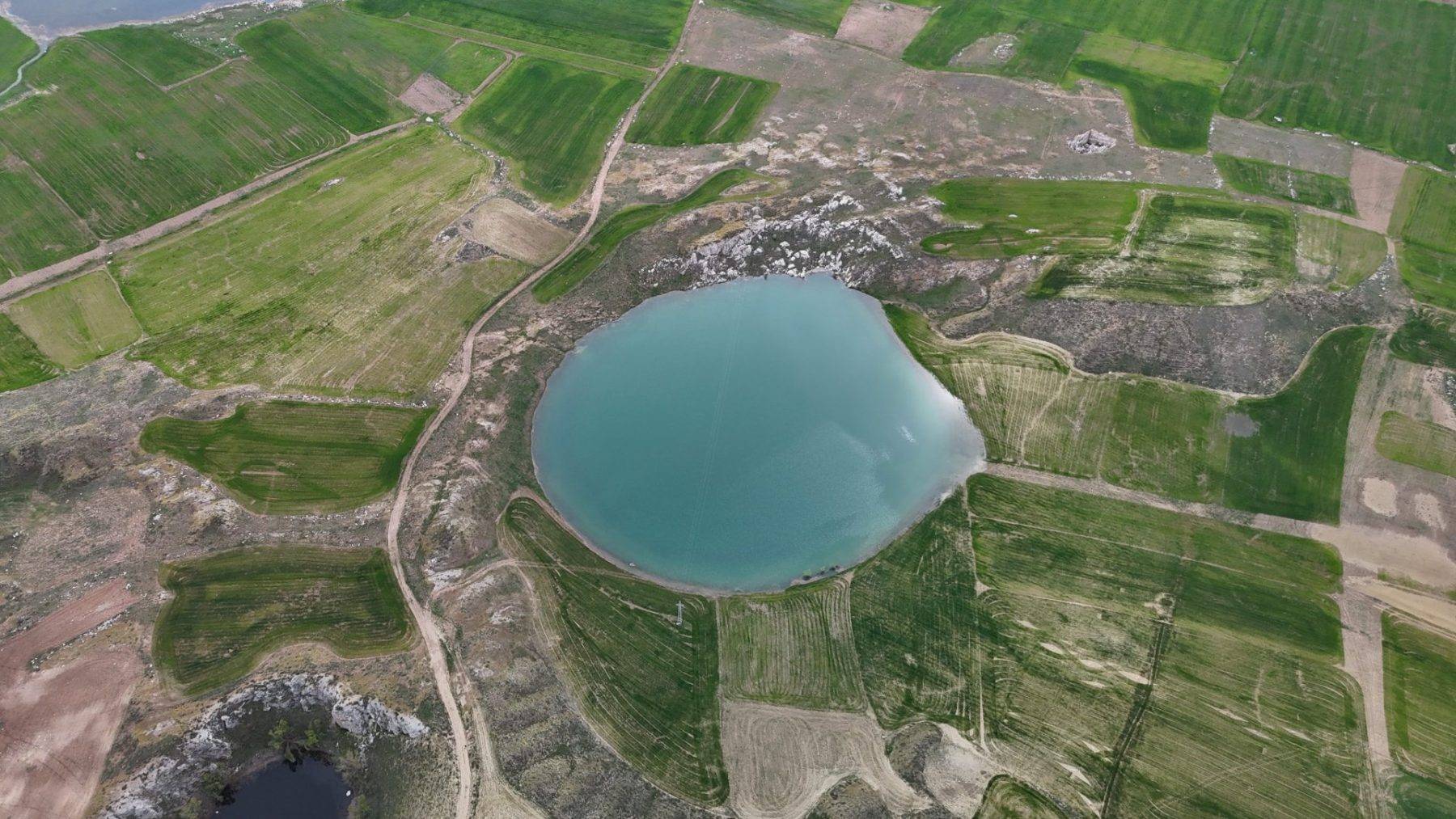 Doğanın iki gözü olarak biliniyor: Sivas'taki Ağgöl ve Karagöl dikkat çekiyor