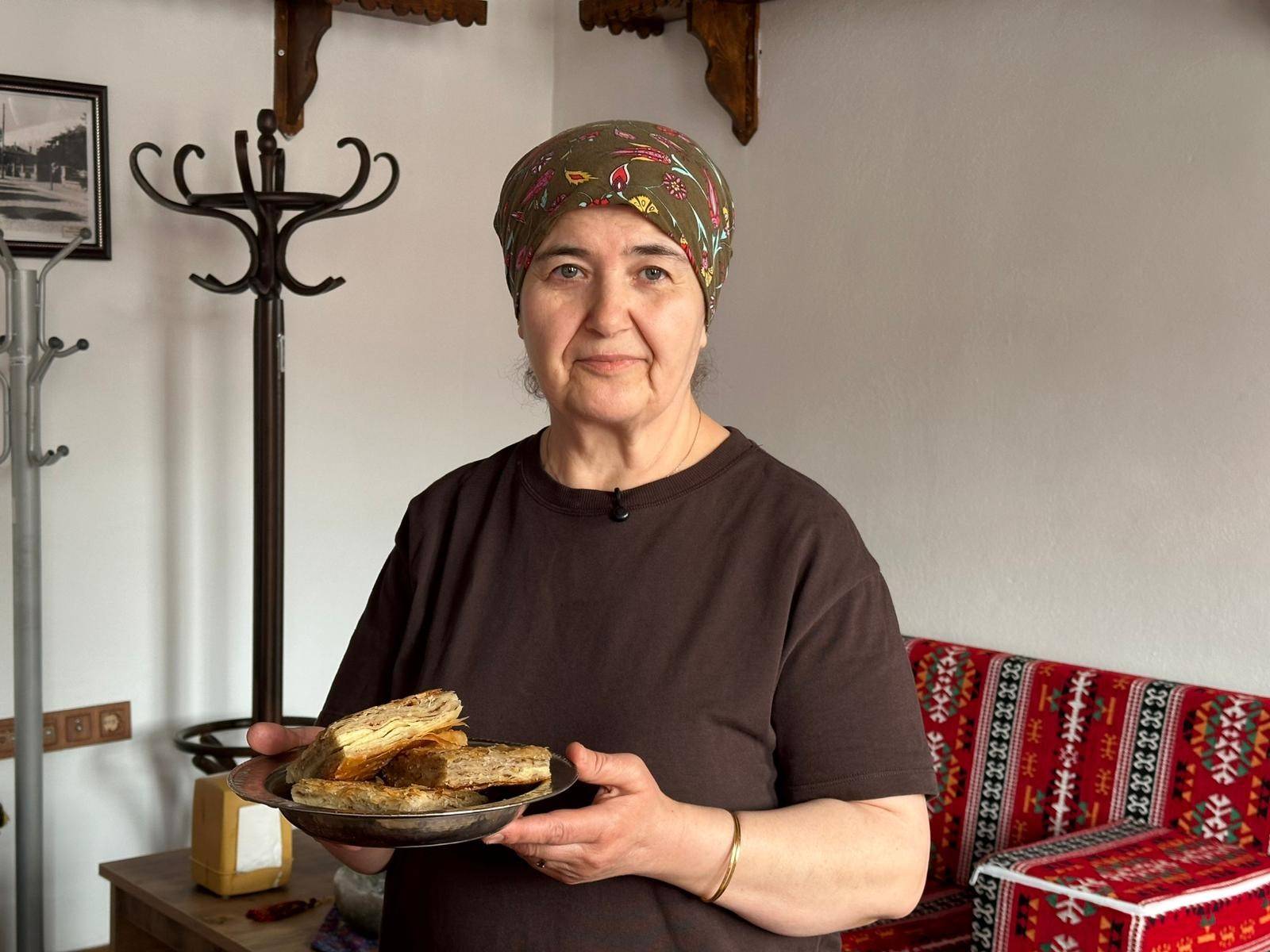 Taş fırından çıkan yumuşacık lezzet: Yazma çöreği
