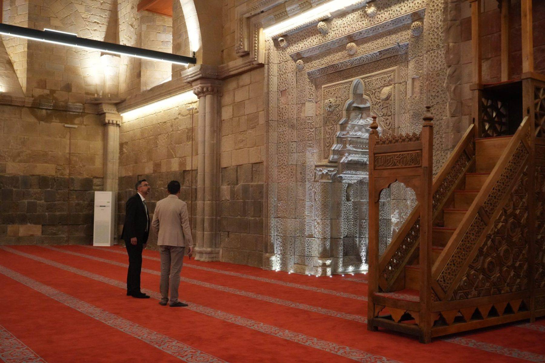 Taş ve ahşap işçiliğinin özgün örneklerinden: Sungurbey Camii restorasyonu tamamlandı