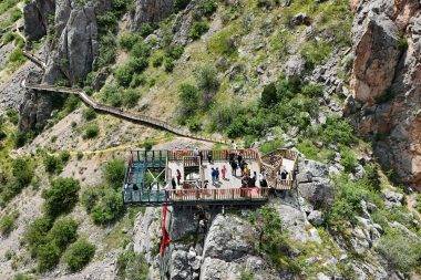Manzaraya bakmaktan yürüyemediler: Kazankaya Kanyonu ziyaretçilerini mest etti