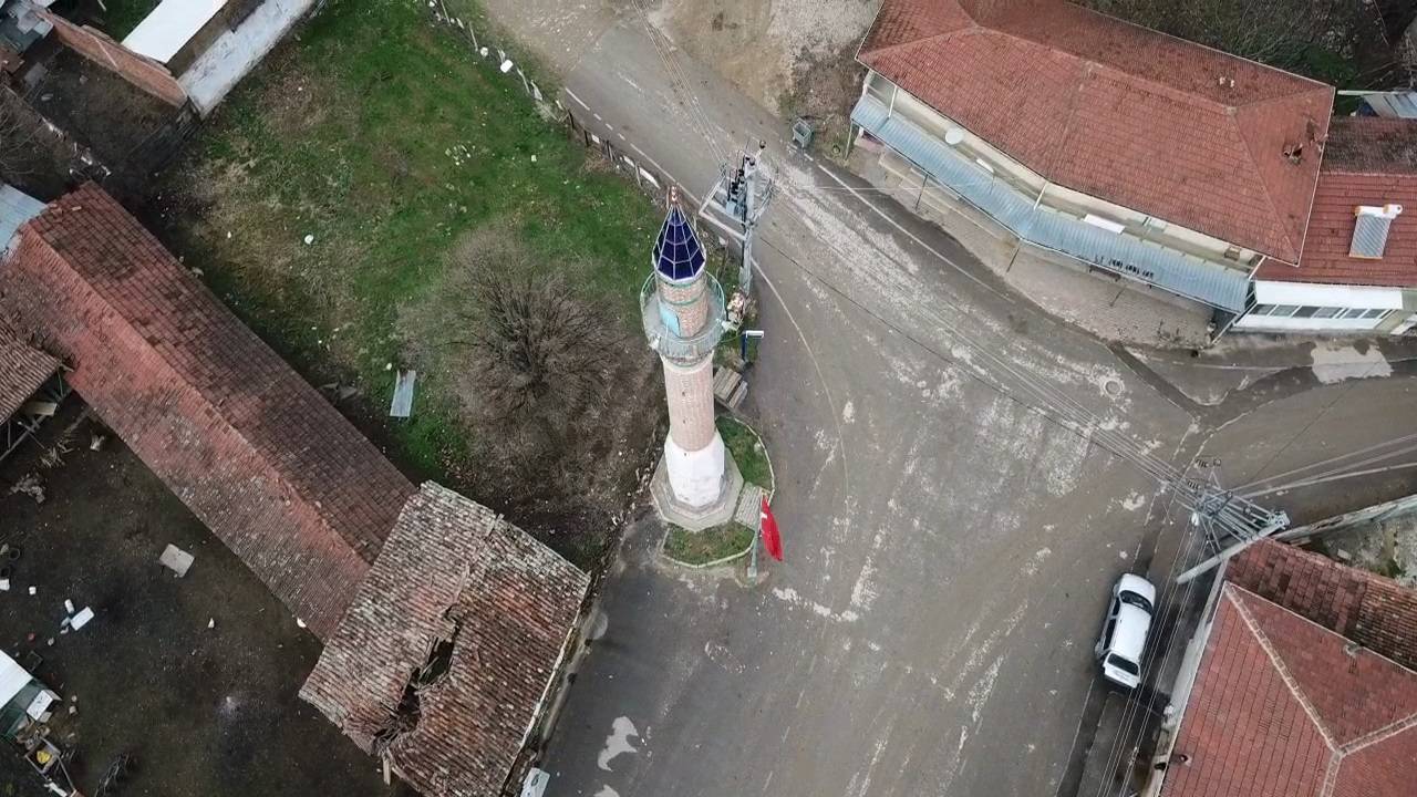 Minareyi gören camiyi arıyor: Bursa'daki camisiz minarenin hikayesi duygulandırdı